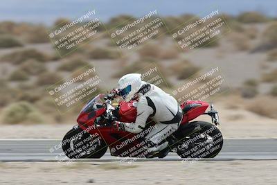 media/May-05-2025-Moto Forza (Mon) [[3c1838c5e5]]/2-B Group/Session 3 (Panning Test Turn 14 Inside)/
